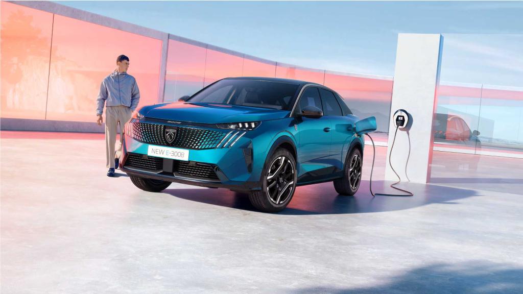 NEW PEUGEOT E-3008デビューフェア✨